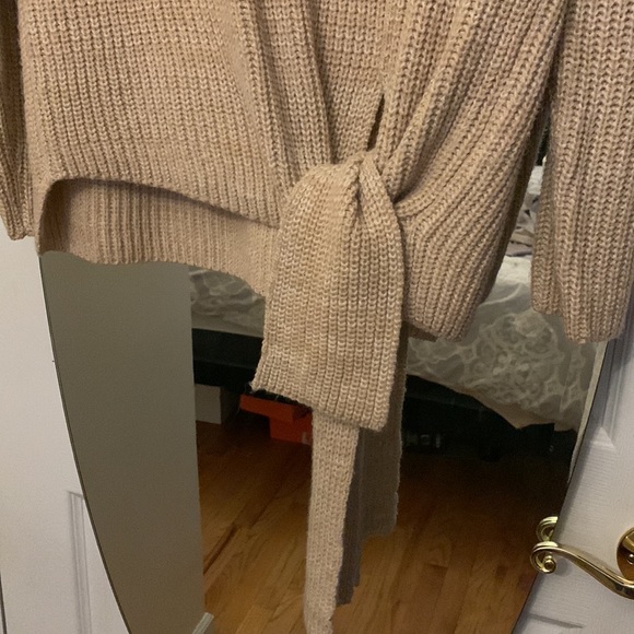 Jluxlabel front tie sweater size S - Picture 2 of 5